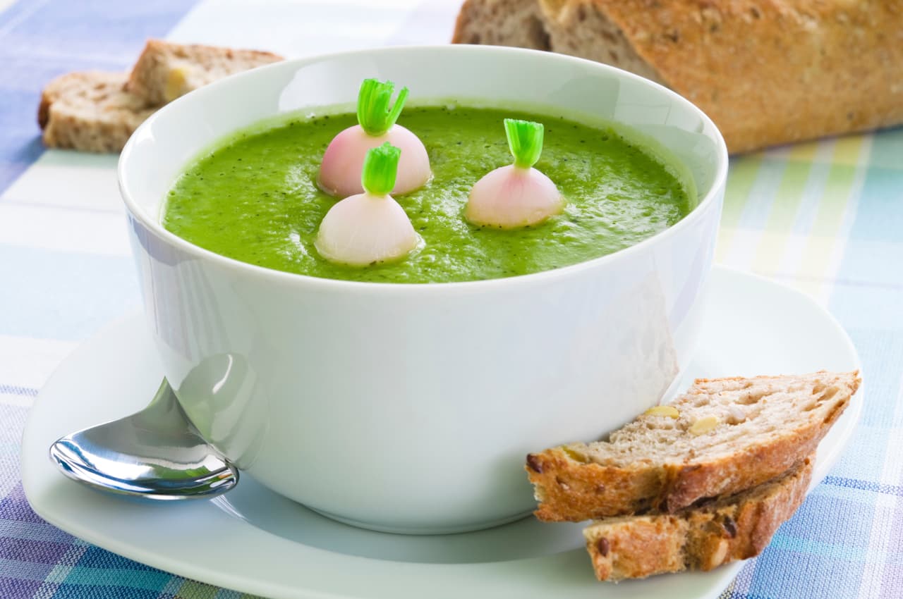 7 sopas por debajo de 200 calorías que te encantarán