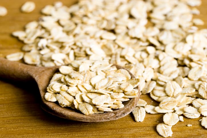 Cómo preparar un baño de avena para el niño