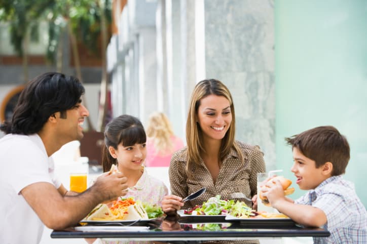 Consejos para salir a comer con niños