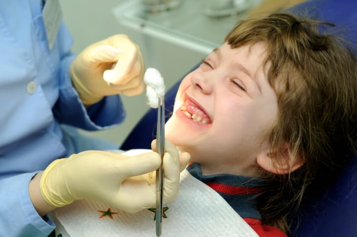 Cómo ayudar a los niños con temor al dentista
