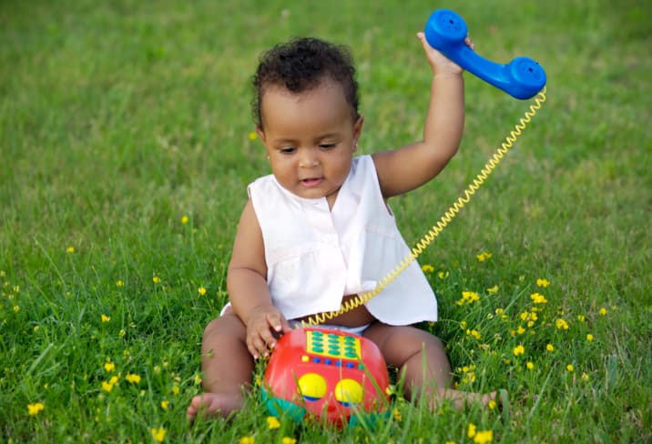 Conoce 10 nombres para bebé inspirados en los científicos más destacados