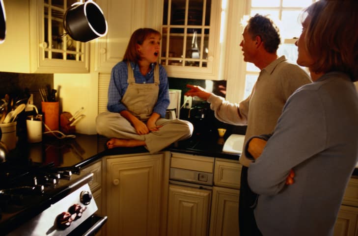 ¿Cómo disciplinar a los hijos adolescentes?