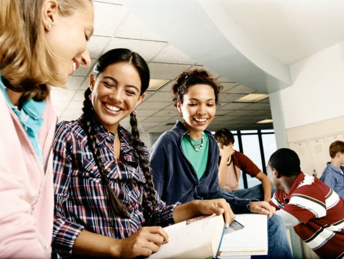 ¿Cómo ayudar a los adolescentes con sus deberes escolares?