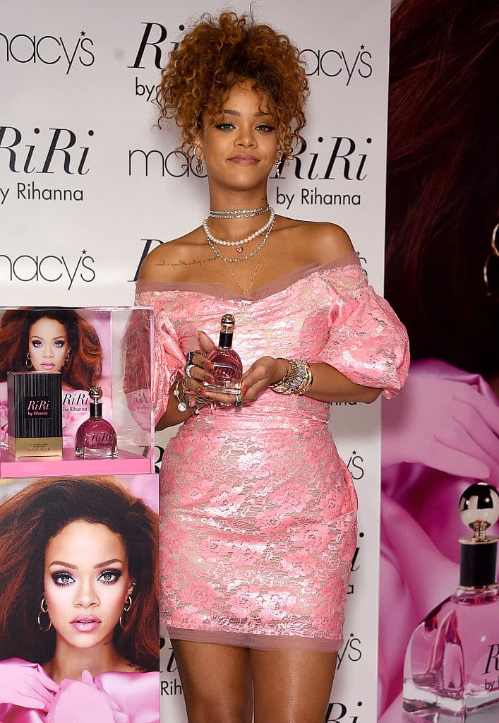 ¡Wow! Estos son los 9 looks más llamativos y lindos de Rihanna