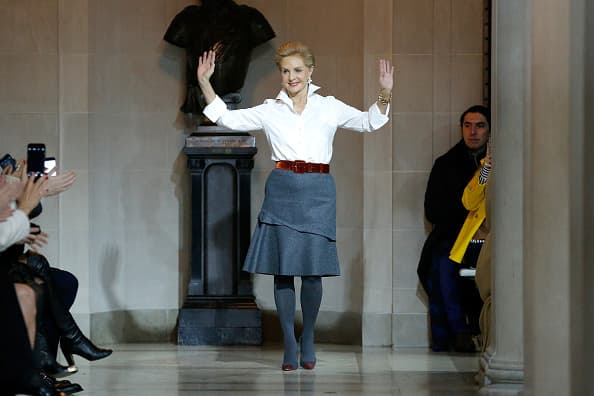 Una camisa blanca es todo lo que necesitas para crear estos 9 looks inspirados en Carolina Herrera  