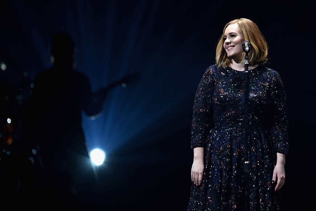 El homenaje de Adele a las víctimas del atentado en Bruselas durante su concierto te emocionará