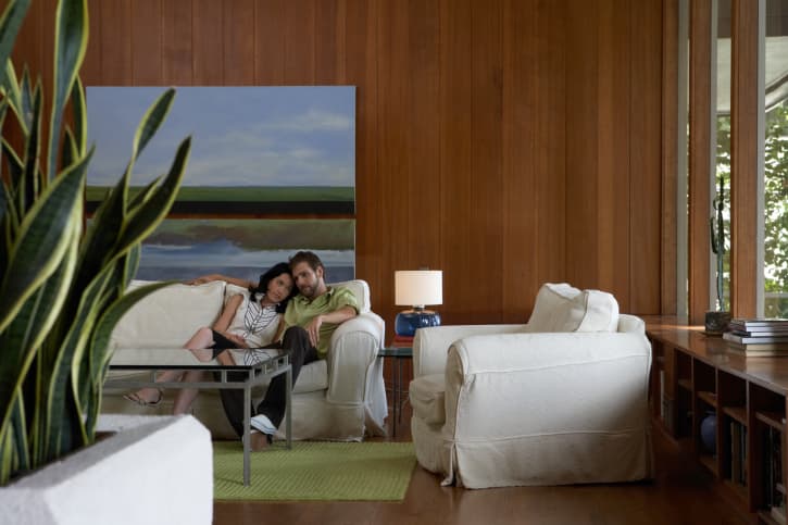 Coloca asientos cerca de tus ventanas