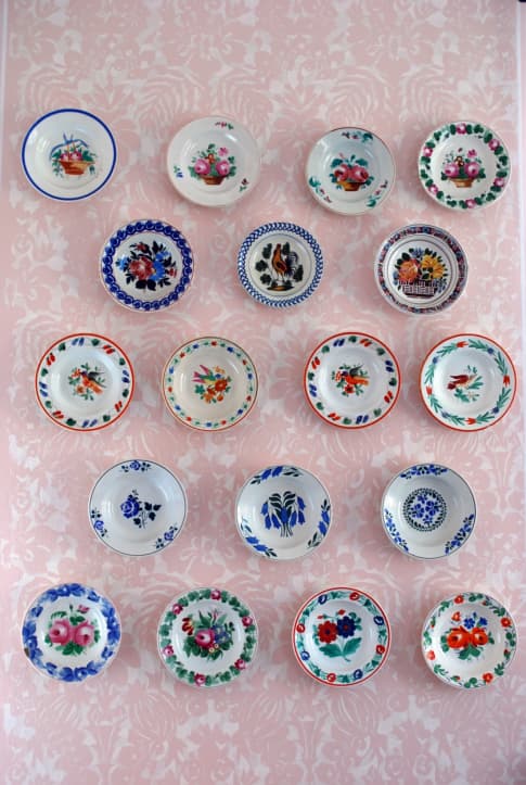 Dale vida a tus paredes con platos decorativos