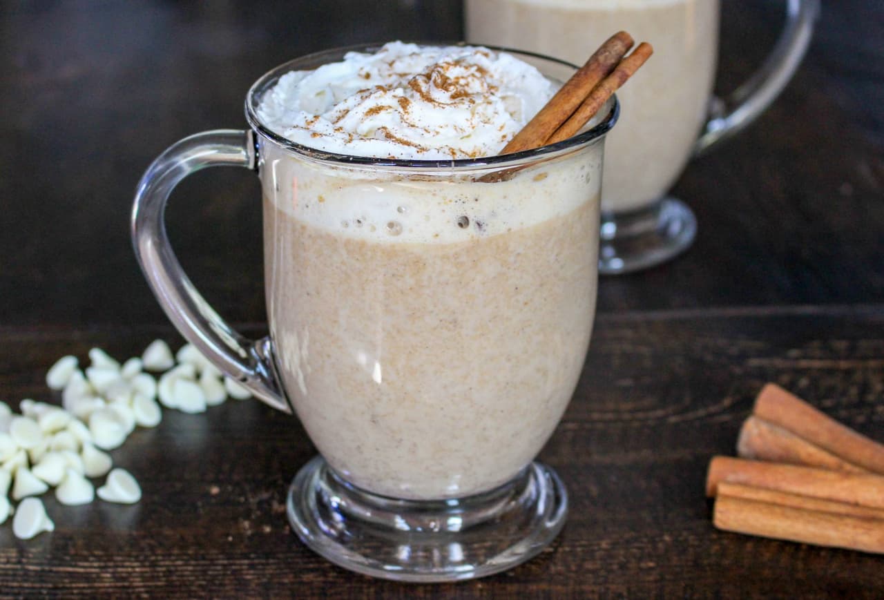 No te pierdas este exquisito latte de chocolate blanco que puedes hacer en casa