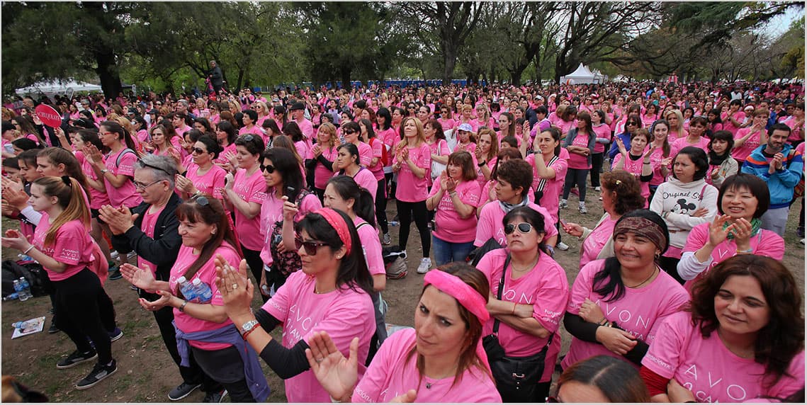 Más de 11 mil personas en la caminata contra el cáncer de mama