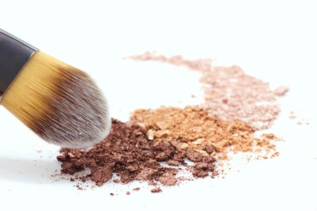 4 sorprendentes usos que le podrás dar a tus básicos de maquillaje