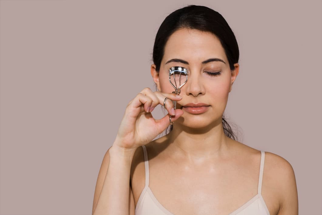 Trucos de maquillaje para alargar pestañas 