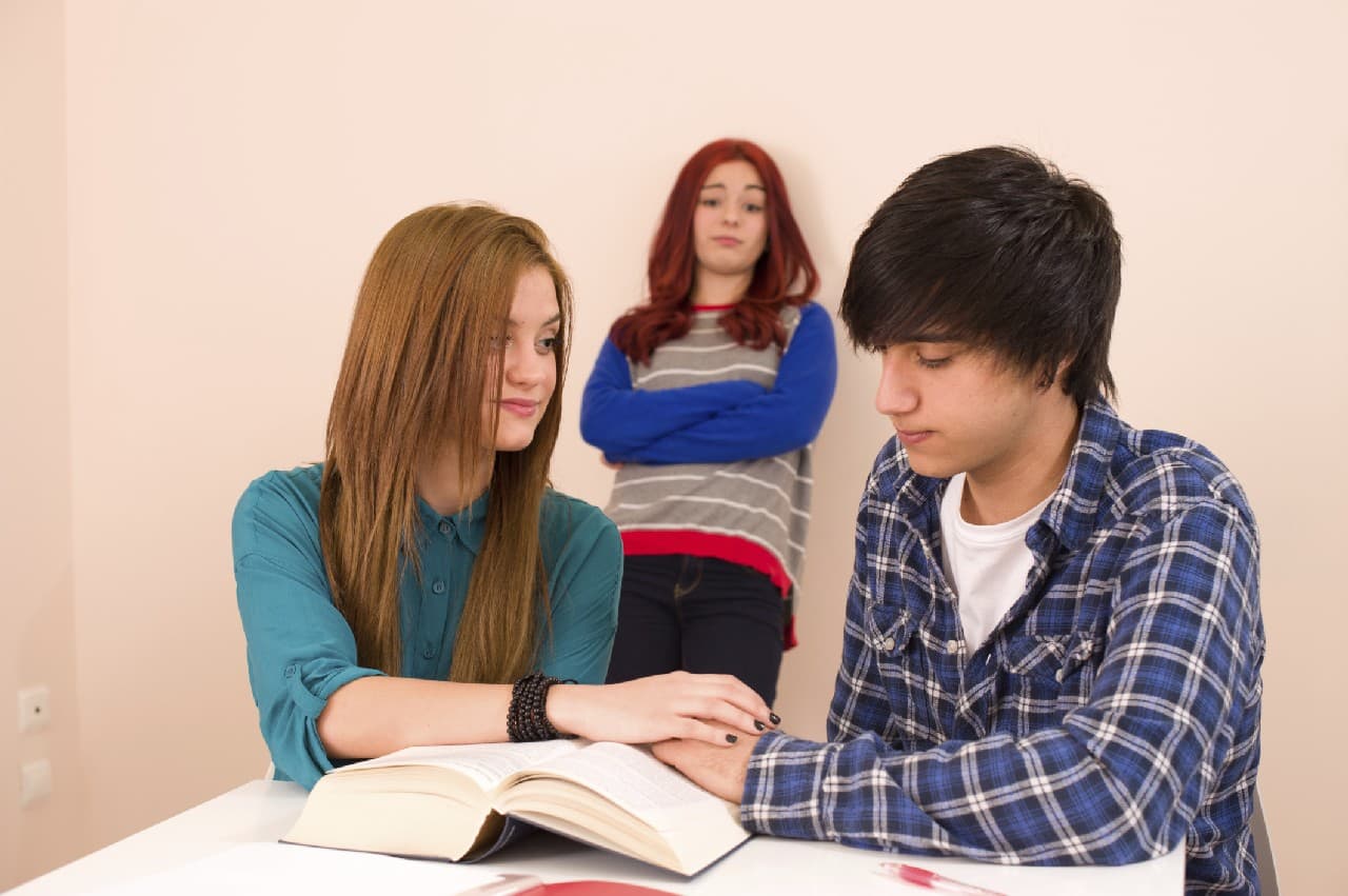 ¿Cuánto influyen los amigos en la pareja?