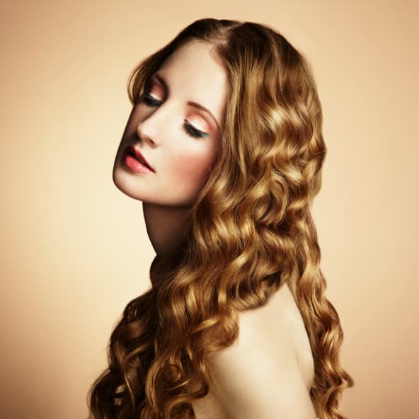 Peinados con pelo rizado