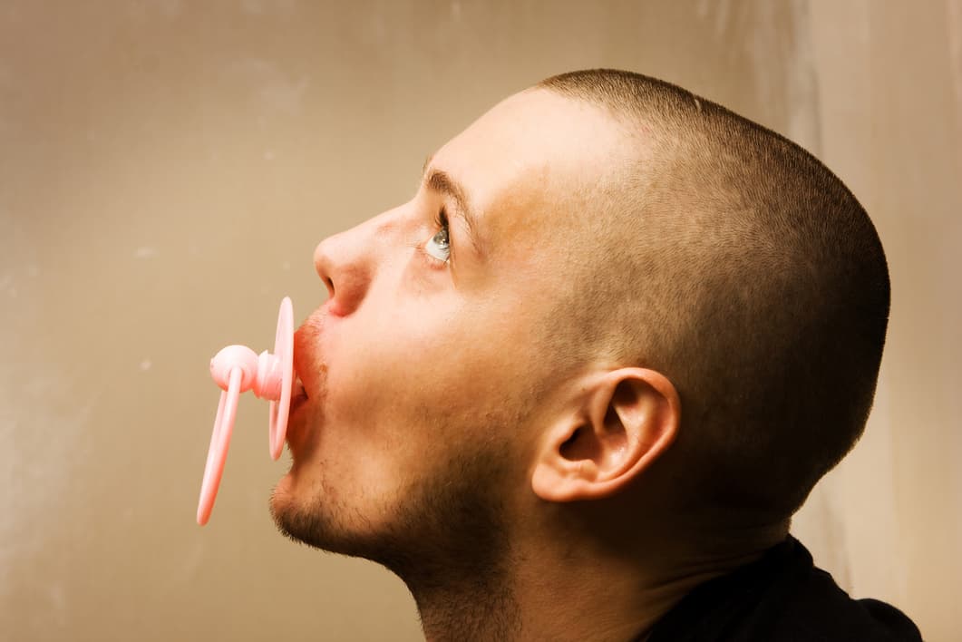 Señales que sales con un hombre INFANTIL