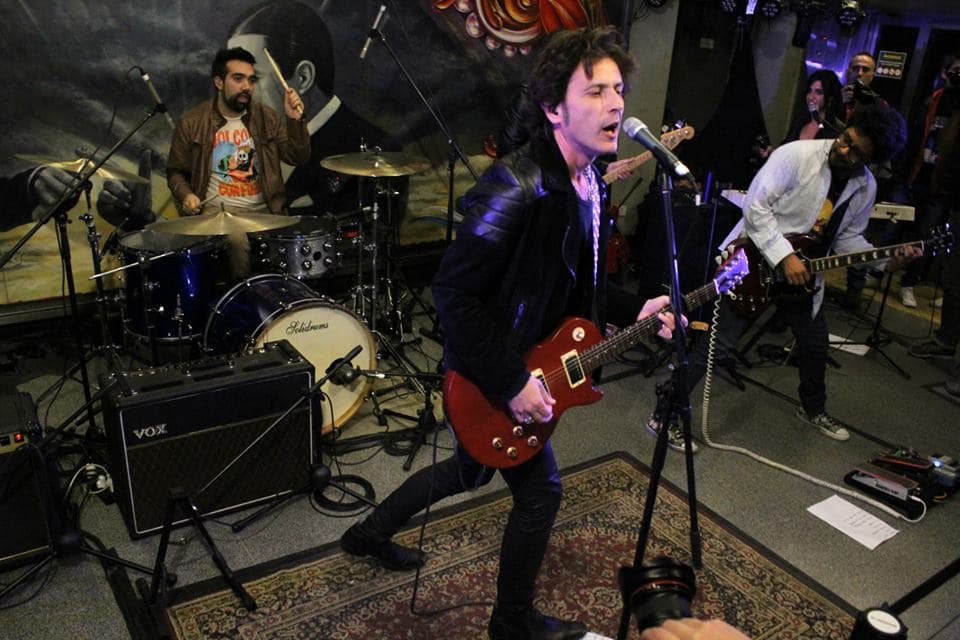 ¡Karaoke en el subte B! La previa de los Premios Gardel