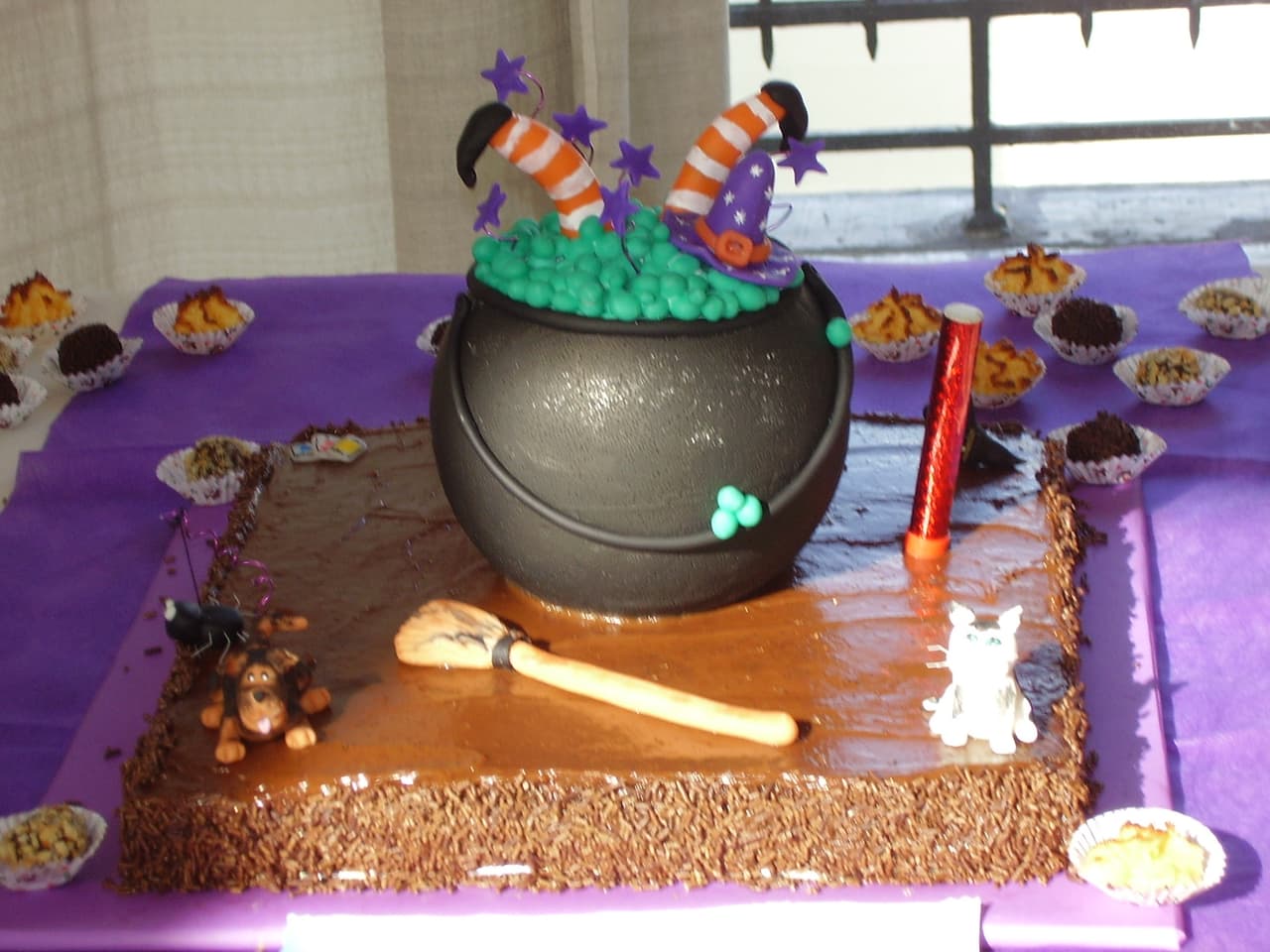 Bruja en porcelana fría, enviada por Andrea