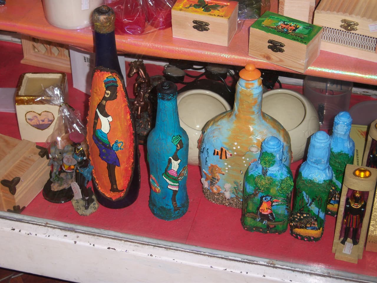 Reciclando botellas, por Zulay