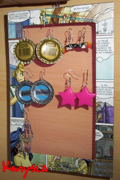 Porta-aretes con materiales reciclados, por Camila