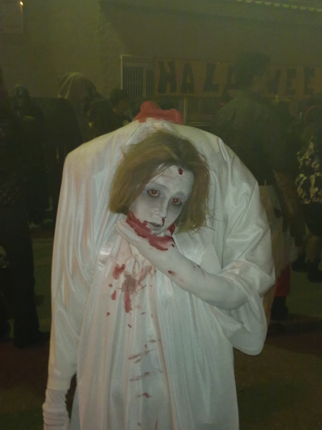 Disfraz de espectro decapitado, enviado por Rocío