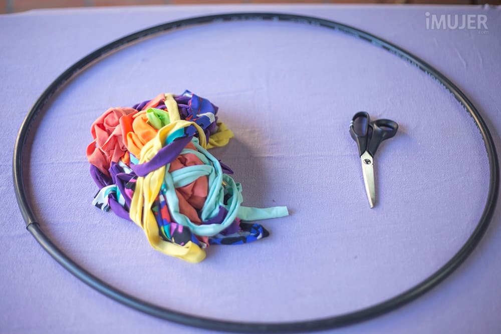 Cómo hacer alfombras a mano tejidas con tela