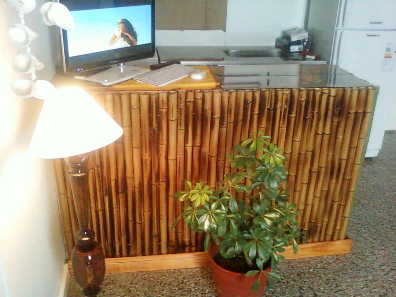 Barra desayunadora con cañas tacuara, enviada por Fabián