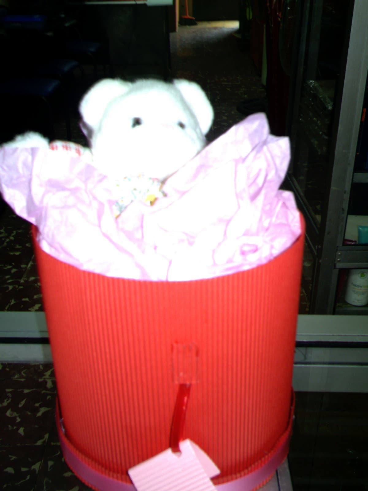 Caja circular de cartón corrugado, enviada por Anabell