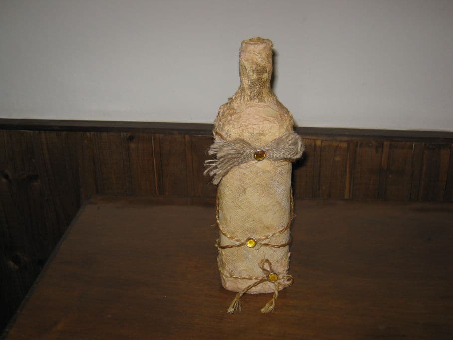 Botella decorada con tela, enviada por Thusnelda