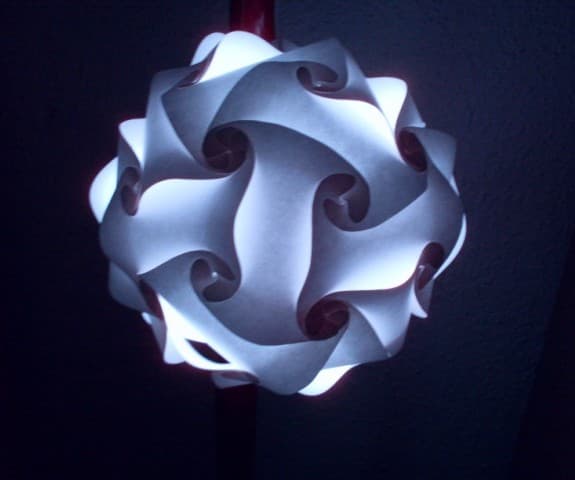 Lámpara artesanal de 30 piezas, enviada por Jesica