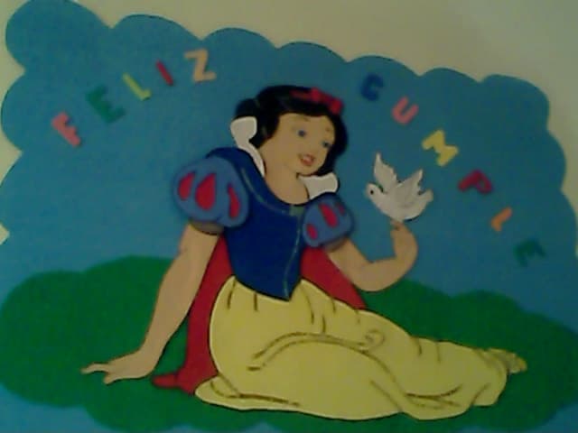 Flores y cotillón en Goma Eva, enviado por Ángela