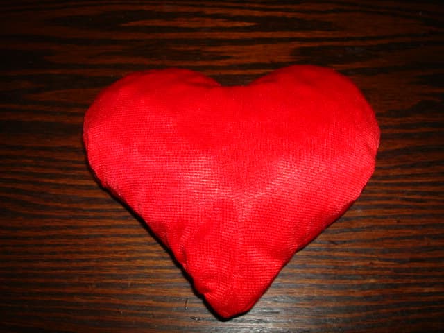 Almohadón en forma de Corazón, enviado por Grace