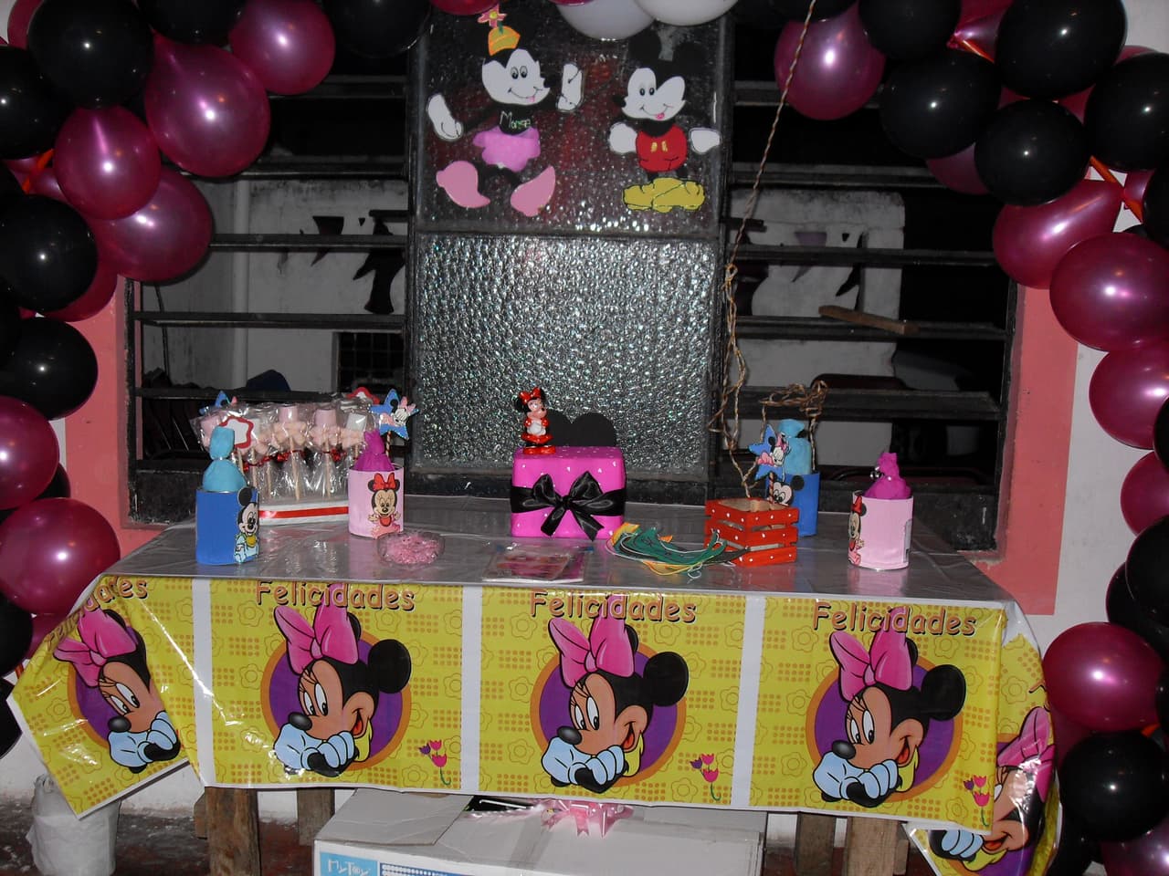 Decoración de Mickey y Minnie, enviada por Fabiola 