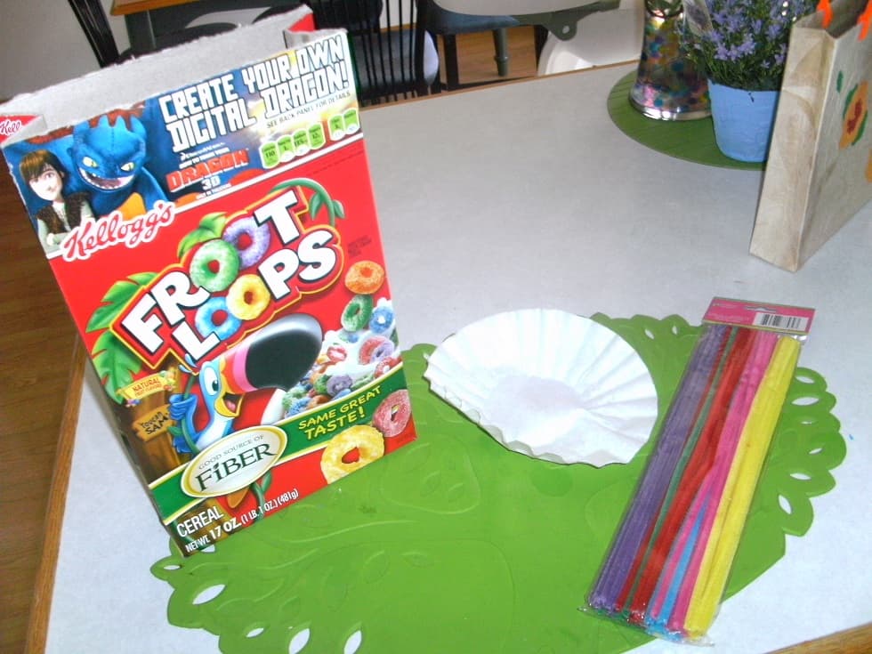 Bolsas para regalo y revistero reciclado, enviados por Lorena