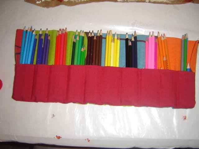 Estuche de tela para lápices, enviado por María José 