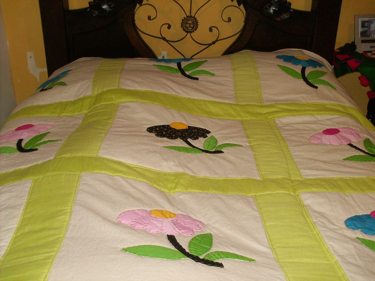 Tendido de flores hecho a mano, enviado por Luz Marina 