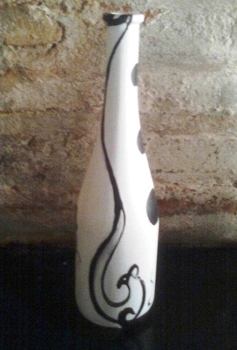 Botella pintada, enviada por Nadia