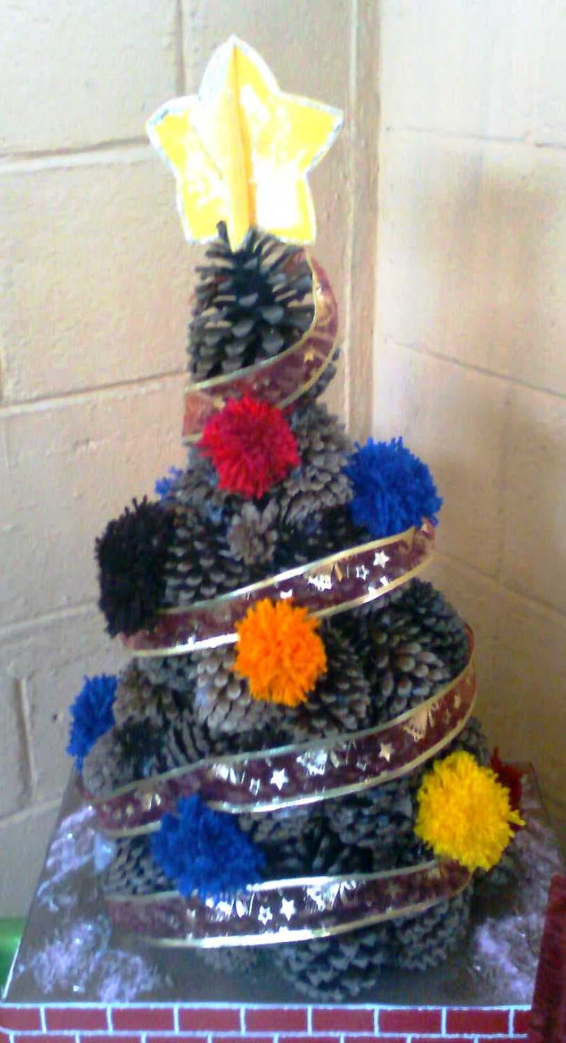 Árbol de piñas, enviado por Patty