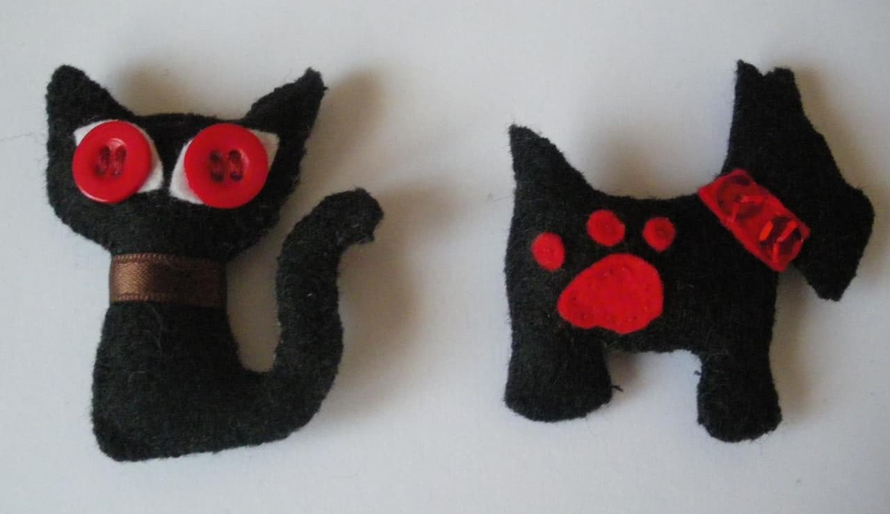 Broches de fieltro, enviados por María José 