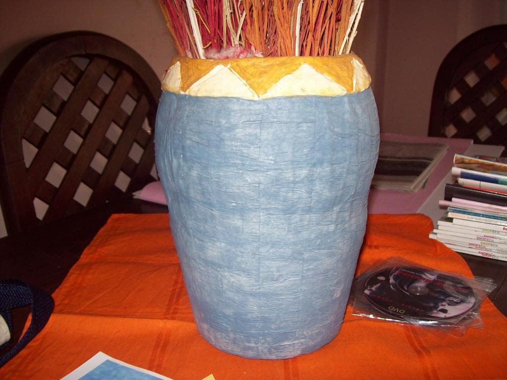 Jarrón de papel mache, enviado por Silvia