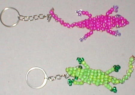 Llaveros con lagartijas, enviados por Oriana