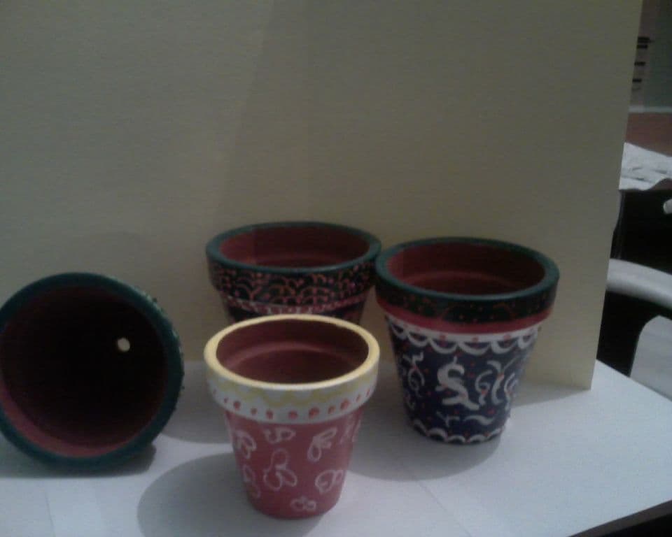 Como decorar macetas de barro, enviadas por Belinda