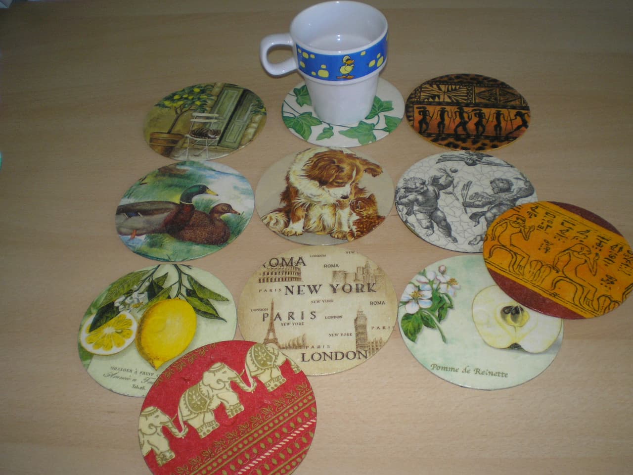 Posavasos hechos con CD, enviados por Isabel