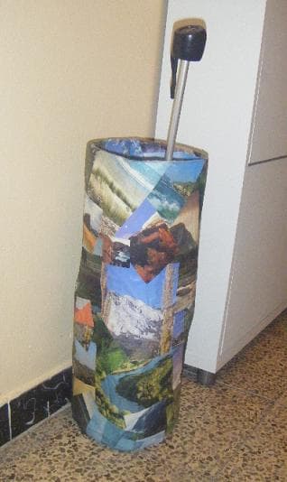 Paragüero con garrafas de agua, enviado por Irene