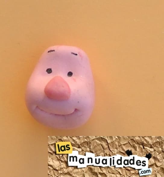 Puerquito de Winnie Pooh y sus amigos, en porcelana fría