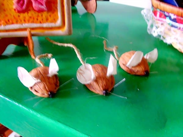 Ratoncitos con cascara de nuez, enviado por Netty