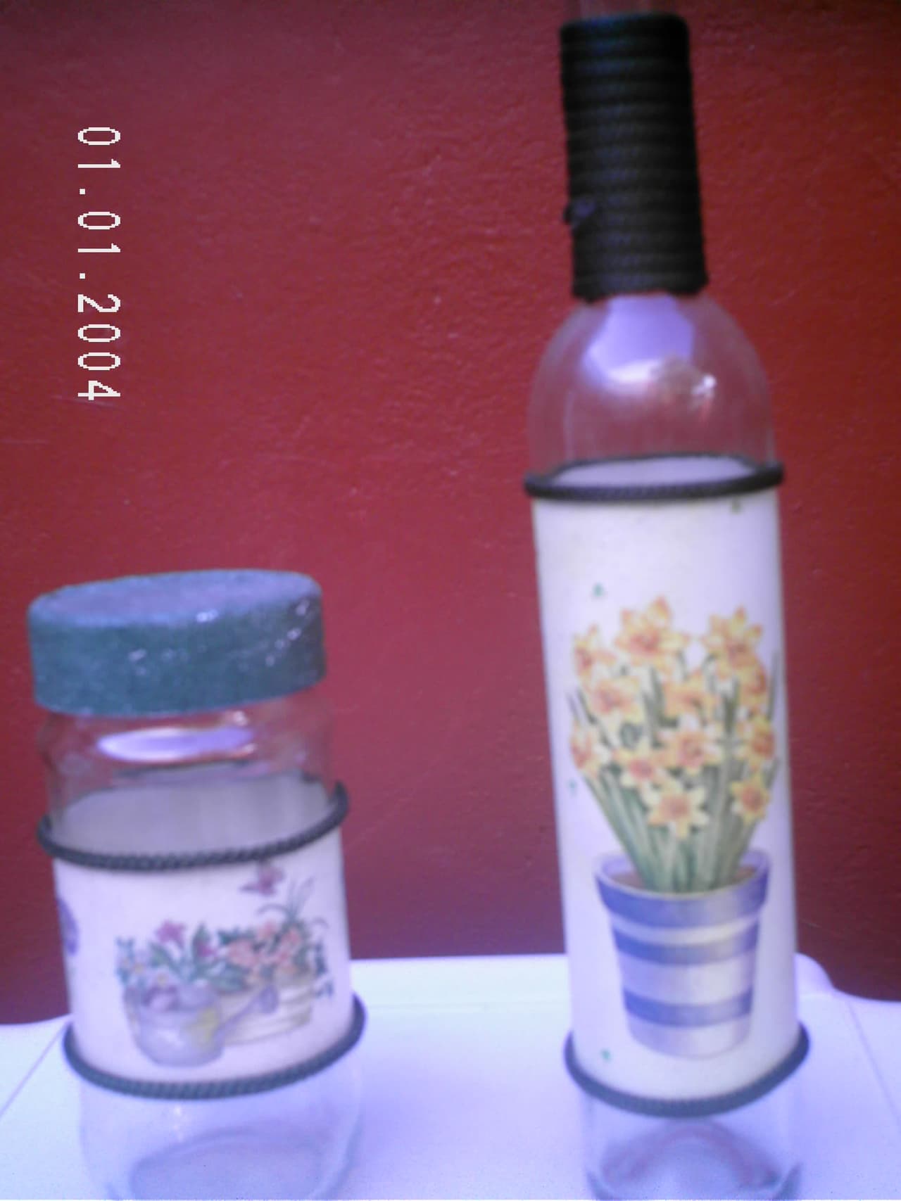 Frasco y botella recicladas, enviadas por Mirna