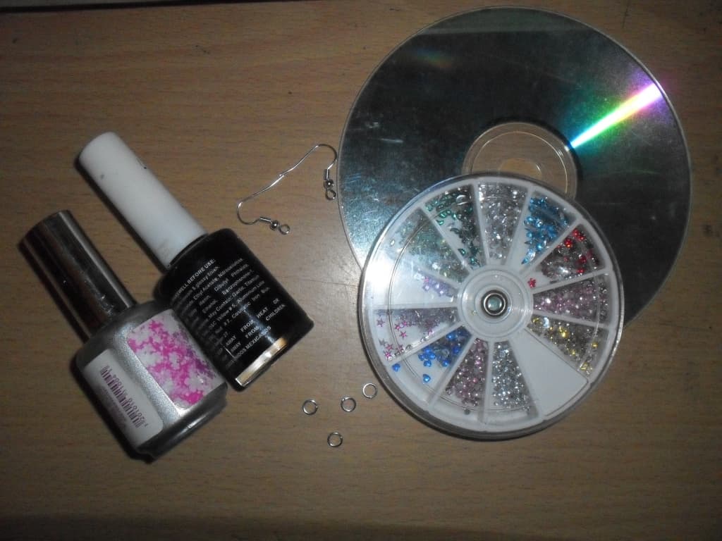 Aretes modernos con materiales que tienes en casa, enviados por Gloria 