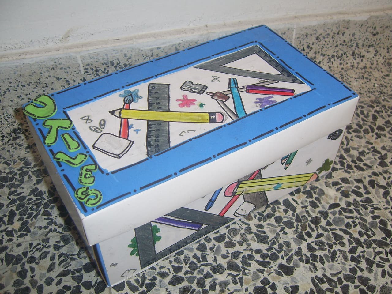 Caja de zapatos decorada, enviada por Belsa