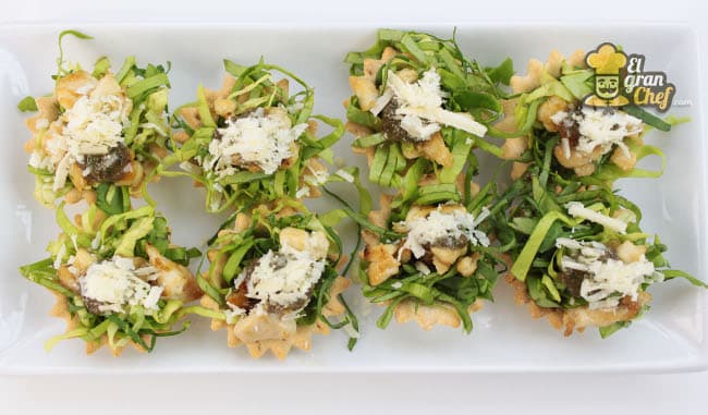 Mini ensalada César con pollo