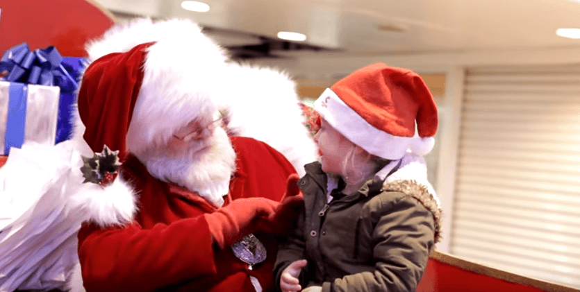 Ella es sorda pero eso no impidió que le dijera a Santa lo que quería para Navidad
